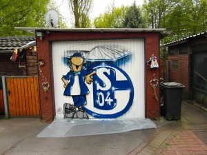 Schalke Graffiti auf einer Garage in Dorsten