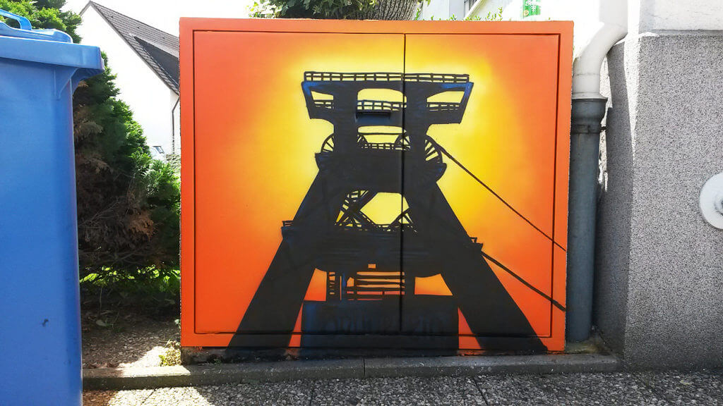 Zeche Zollverein Essen Graffiti auf Mülltonnen Box
